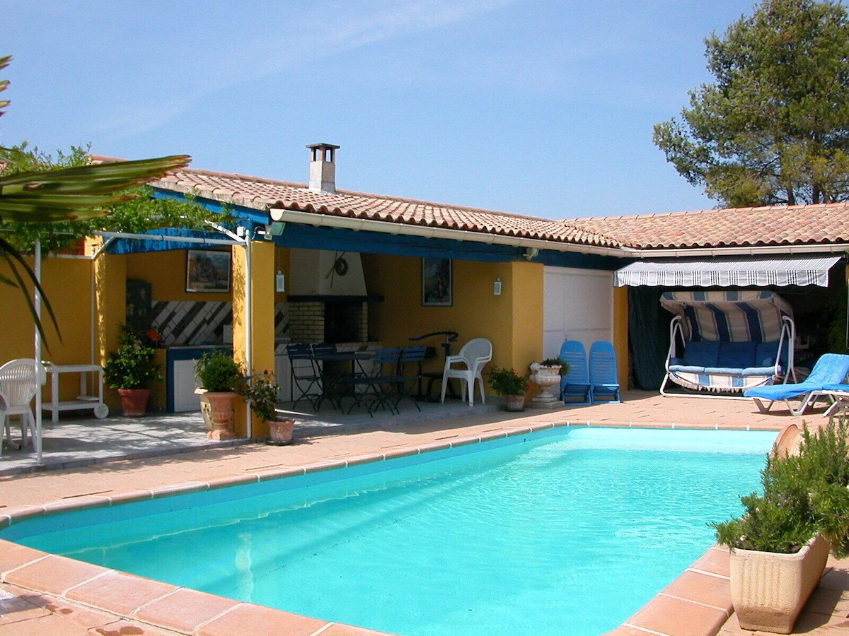 Location vacances à l'Isle-sur-la-Sorgue avec piscine